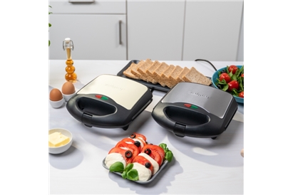 Sandwichmaker Zelmer ZSM7861, 750W, 2 felii, maner izolat, sistem de blocare, invelis antiaderent, negru/gri