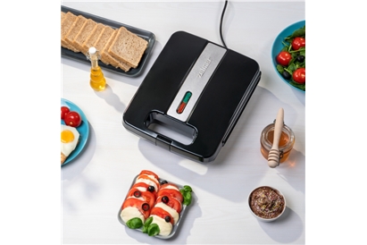 Sandwichmaker Zelmer ZSM7400, 1400W, 4 felii, maner izolat, sistem de blocare, invelis antiaderent, Negru