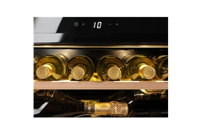 Vitrina de vinuri incorporabila Electrolux, KBW5X, 18 sticle, negru
